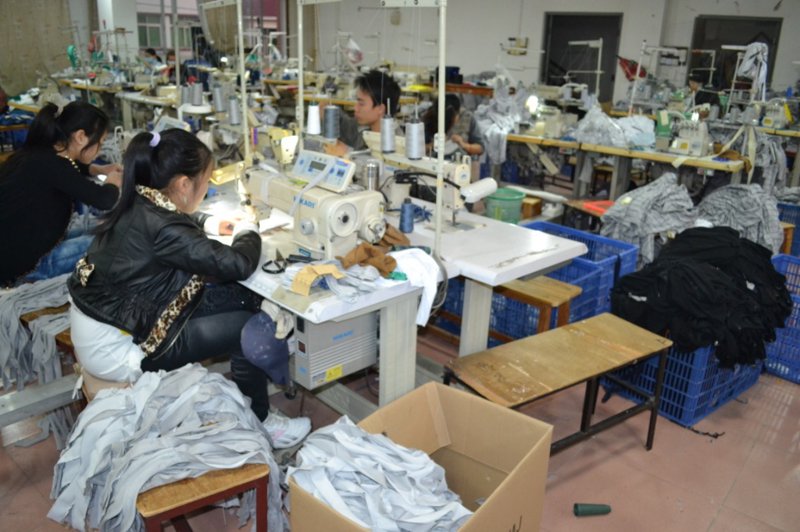晋江服装加工厂怎么选?一文看懂服装OEM代工与贴牌加工全流程